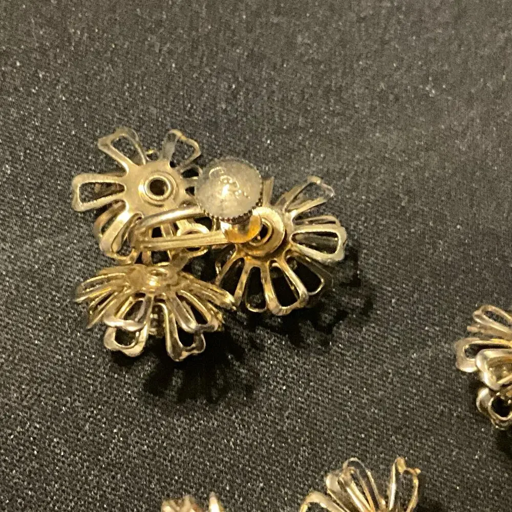 Vintage Coro Flower Rhinestone Brooch & Screw Back Earrings